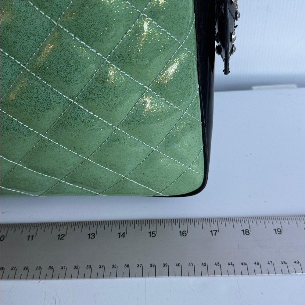 LUX DE VILLE LUCKY ME MESSENGER LAPTOP BAG SPARKLE GREEN PATENT LEATHER BLACK - Picture 4 of 15